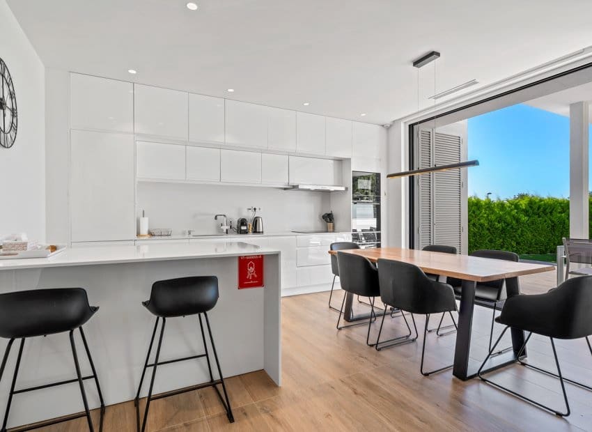 2 quarto Apartamento para venda em Las Colinas Golf com piscina garagem - 460 000 € (Ref: 9800243)