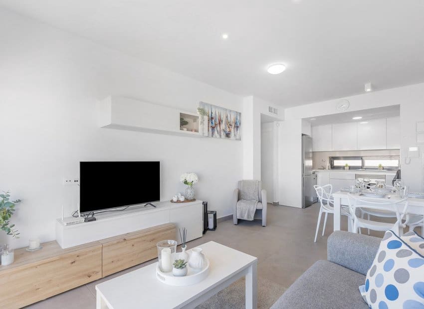 Apartamento de 2 habitaciones en Villamartin en venta con piscina garaje - 289.900 € (Ref: 9800245)