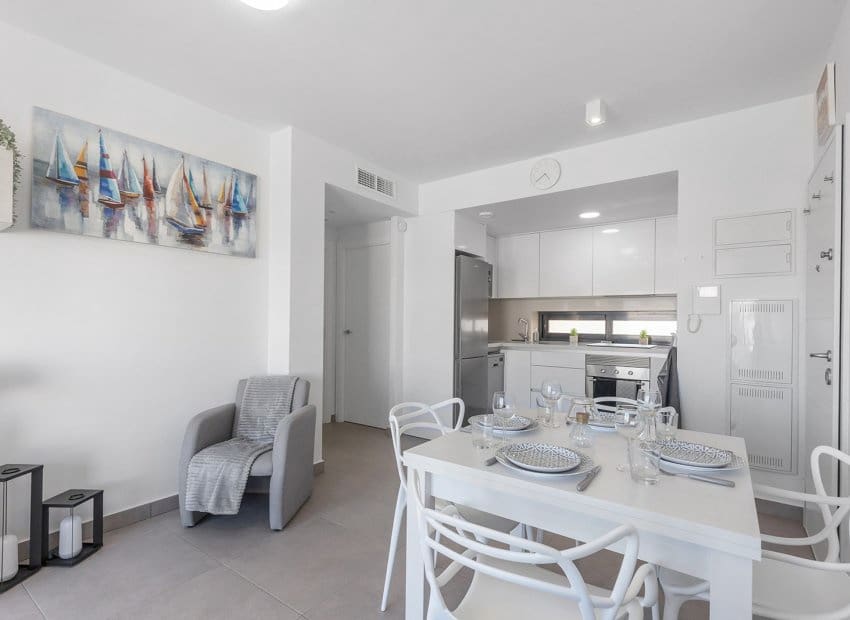 Apartamento de 2 habitaciones en Villamartin en venta con piscina garaje - 289.900 € (Ref: 9800245)