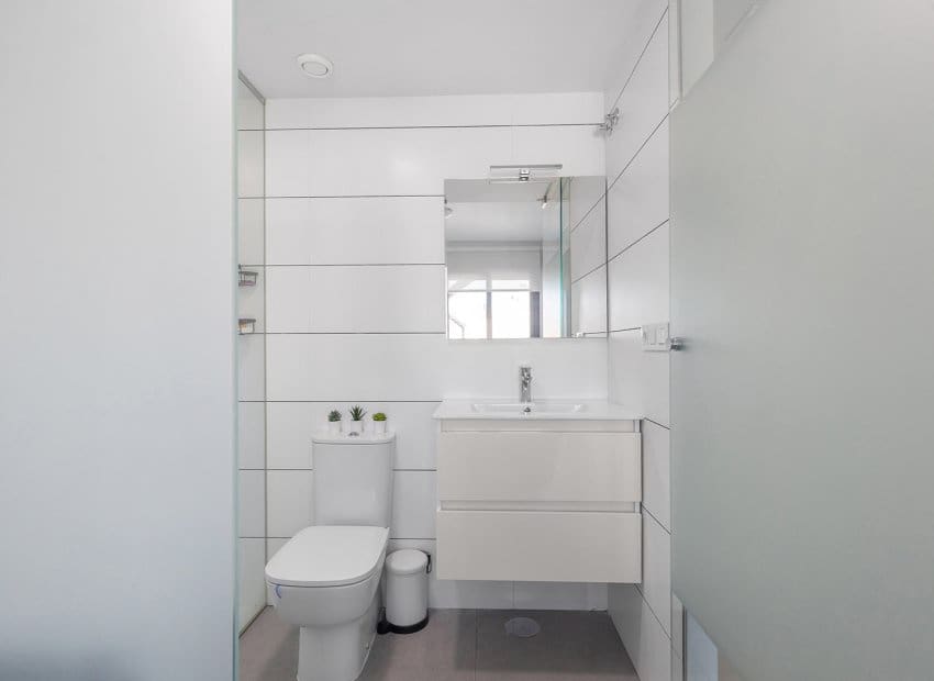 Apartamento de 2 habitaciones en Villamartin en venta con piscina garaje - 289.900 € (Ref: 9800245)