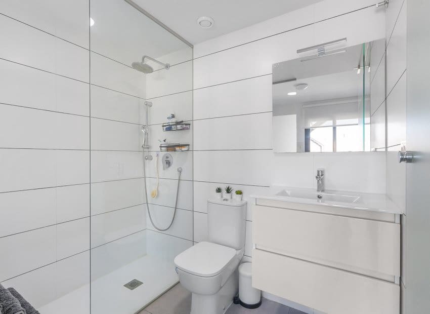 Apartamento de 2 habitaciones en Villamartin en venta con piscina garaje - 289.900 € (Ref: 9800245)