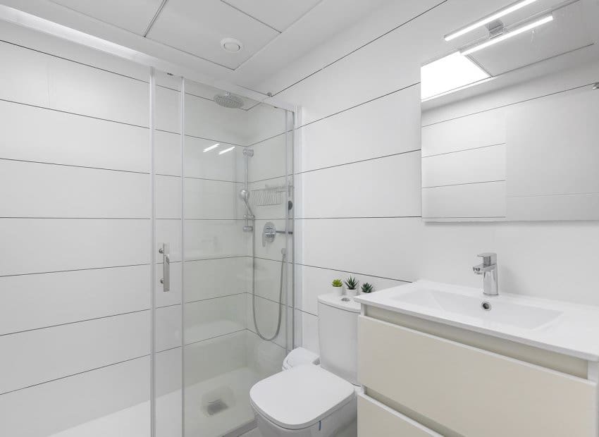 Apartamento de 2 habitaciones en Villamartin en venta con piscina garaje - 289.900 € (Ref: 9800245)