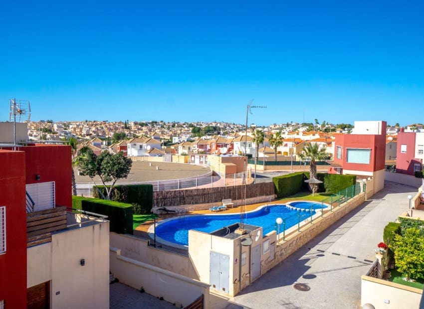 3 camera da letto Casa in vendita in Villamartin con piscina - 288.000 € (Rif: 9800246)