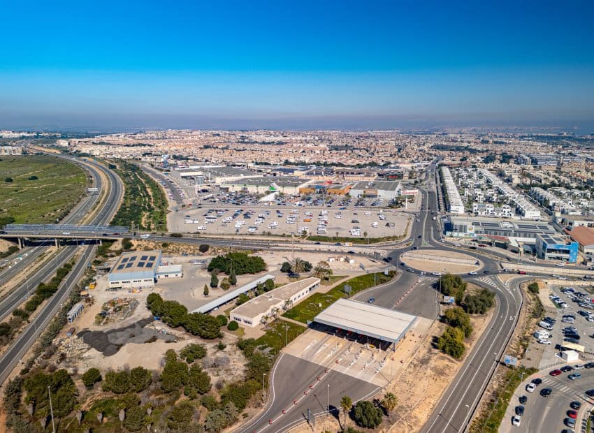 2 soveværelse Lejlighed til salg i La Zenia med swimmingpool - € 249.900 (Ref: 9800248)