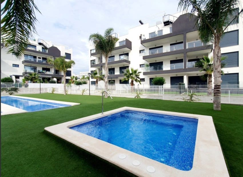 2 makuuhuone Huoneisto myytävänä paikassa Villamartin mukana uima-altaan 
autotalli - 249 900 € (Ref: 9800249)