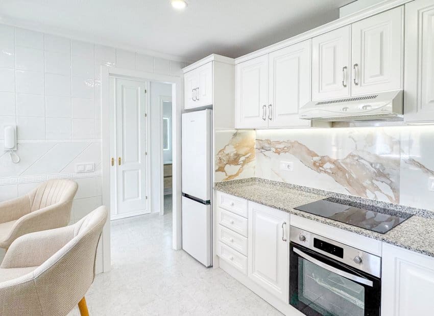 2 soveværelse Lejlighed til salg i Campoamor med swimmingpool - € 249.000 (Ref: 9800250)