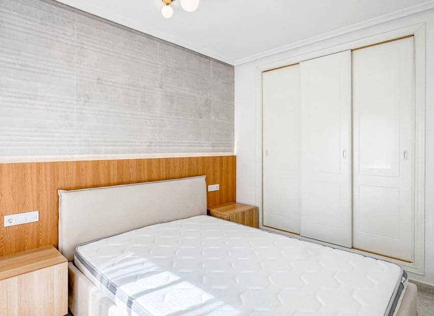 2 soveværelse Lejlighed til salg i Campoamor med swimmingpool - € 249.000 (Ref: 9800250)