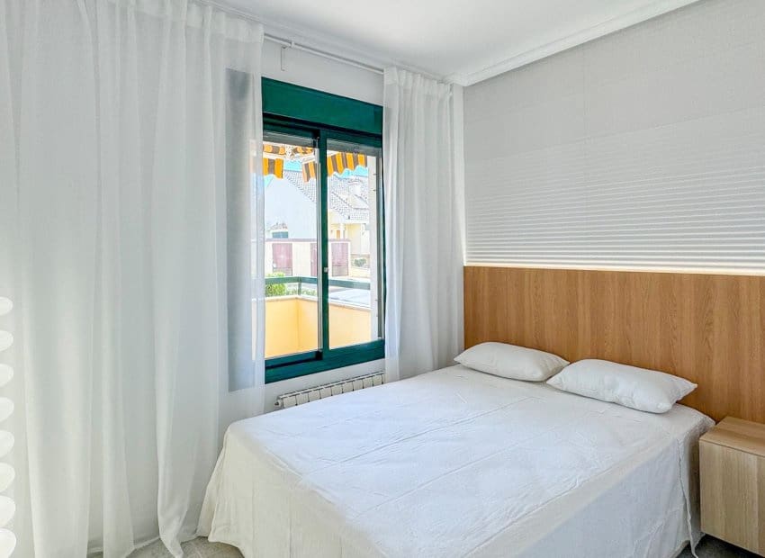 2 soveværelse Lejlighed til salg i Campoamor med swimmingpool - € 249.000 (Ref: 9800250)