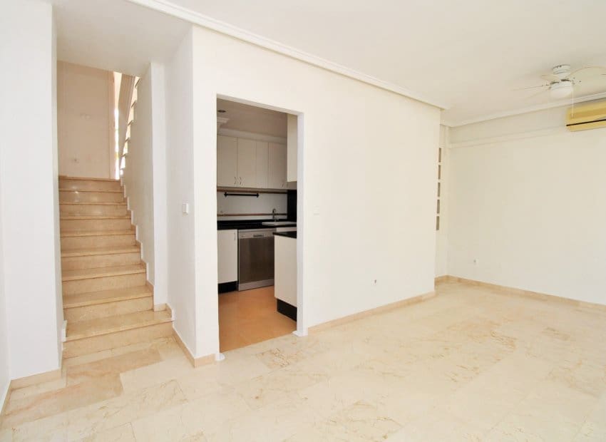 3 slaapkamer Huis te koop in Villamartin met zwembad - € 229.000 (Ref: 9800252)