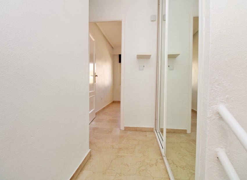 3 slaapkamer Huis te koop in Villamartin met zwembad - € 229.000 (Ref: 9800252)