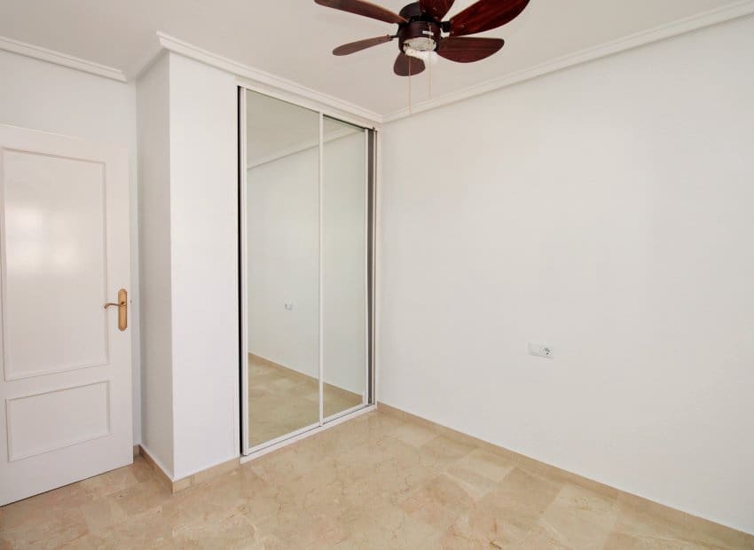 3 slaapkamer Huis te koop in Villamartin met zwembad - € 229.000 (Ref: 9800252)