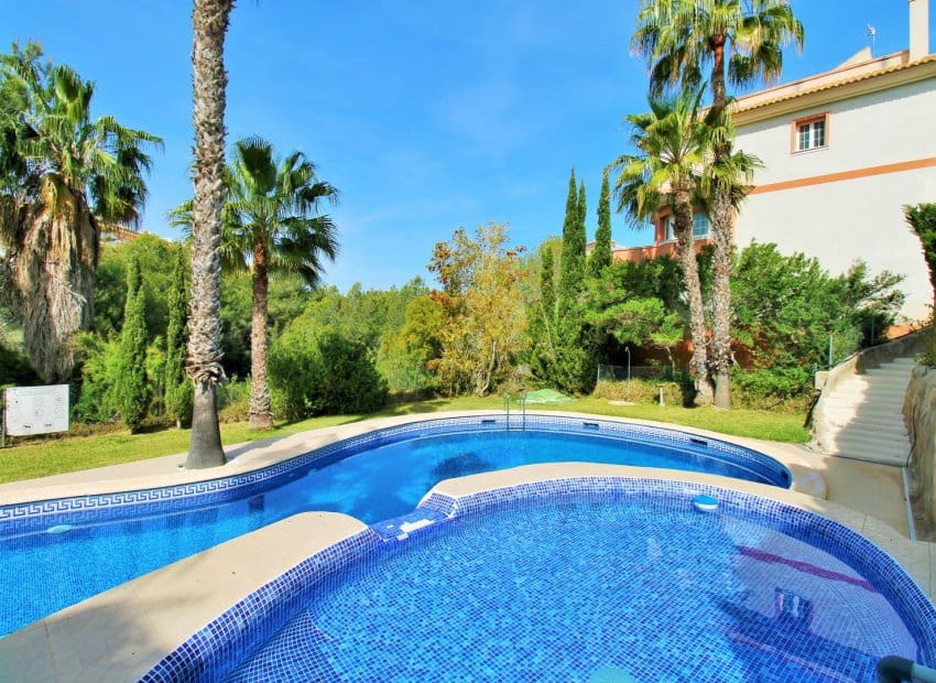 3 slaapkamer Huis te koop in Villamartin met zwembad - € 229.000 (Ref: 9800252)