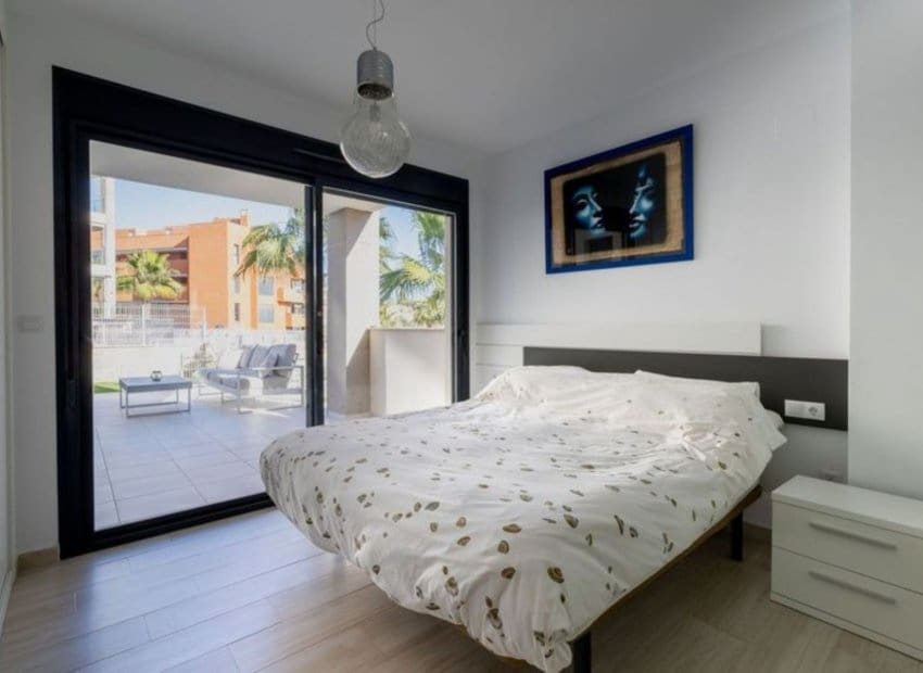 2 quarto Apartamento para venda em Villamartin com piscina garagem - 225 000 € (Ref: 9800253)