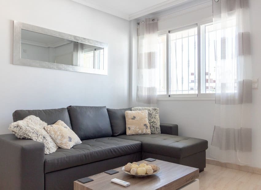 2 soverom Hus til salgs i Orihuela Costa med svømmebasseng garasje - € 219 000 (Ref: 9800256)