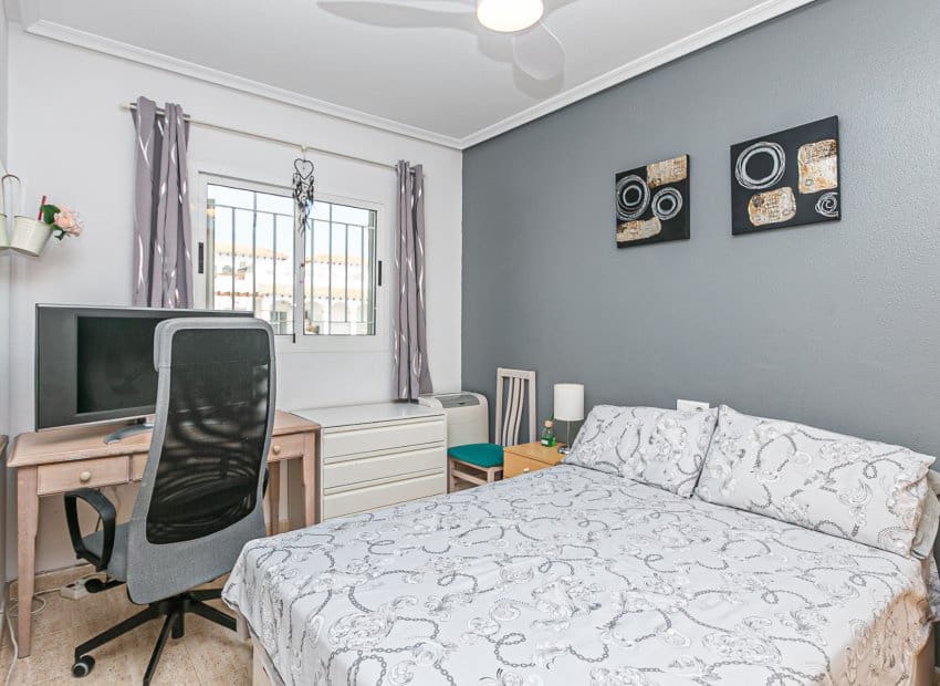 3 quarto Penthouse para venda em Playa Flamenca com piscina garagem - 219 000 € (Ref: 9800257)