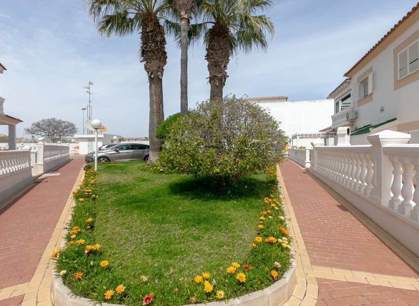 3 quarto Penthouse para venda em Playa Flamenca com piscina garagem - 219 000 € (Ref: 9800257)