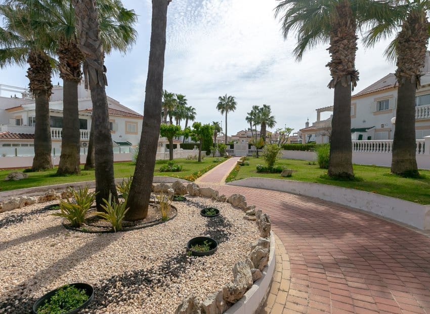 3 quarto Penthouse para venda em Playa Flamenca com piscina garagem - 219 000 € (Ref: 9800257)