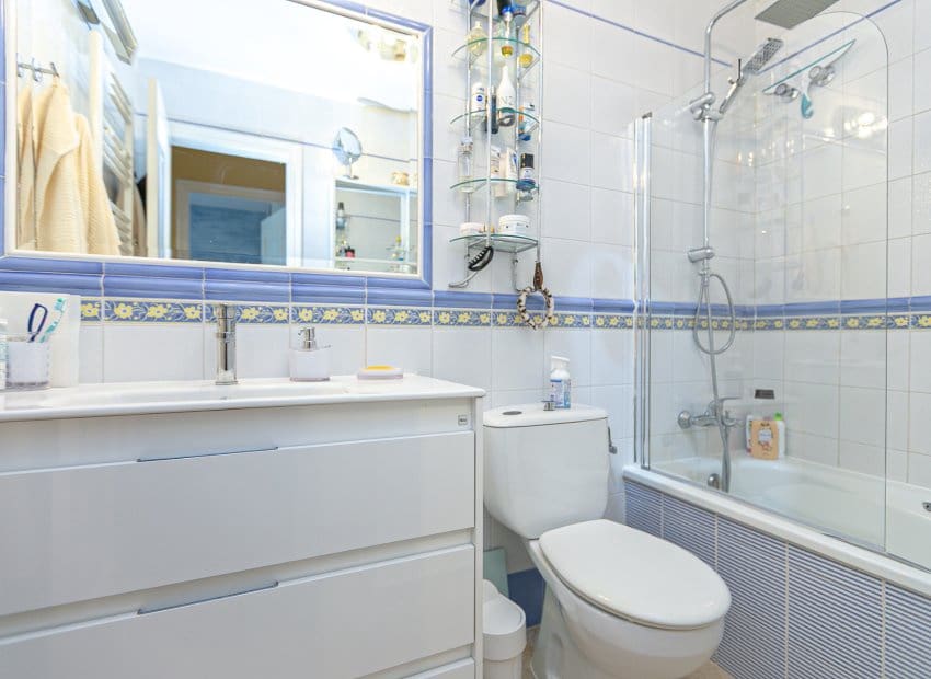 2 sypialnia Apartament na sprzedaż w Playa Flamenca z basenem garażem - 210 000 € (Ref: 9800258)