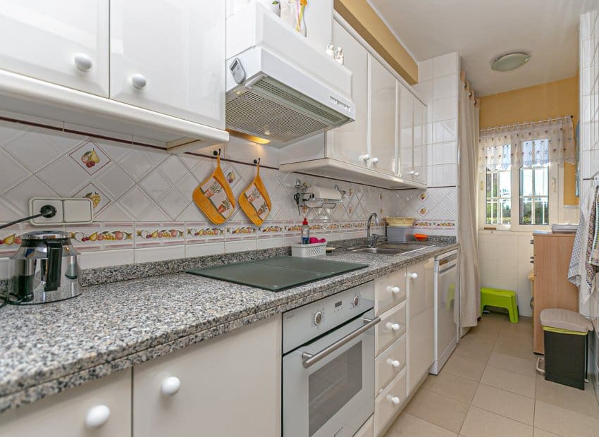 2 sypialnia Apartament na sprzedaż w Playa Flamenca z basenem garażem - 210 000 € (Ref: 9800258)