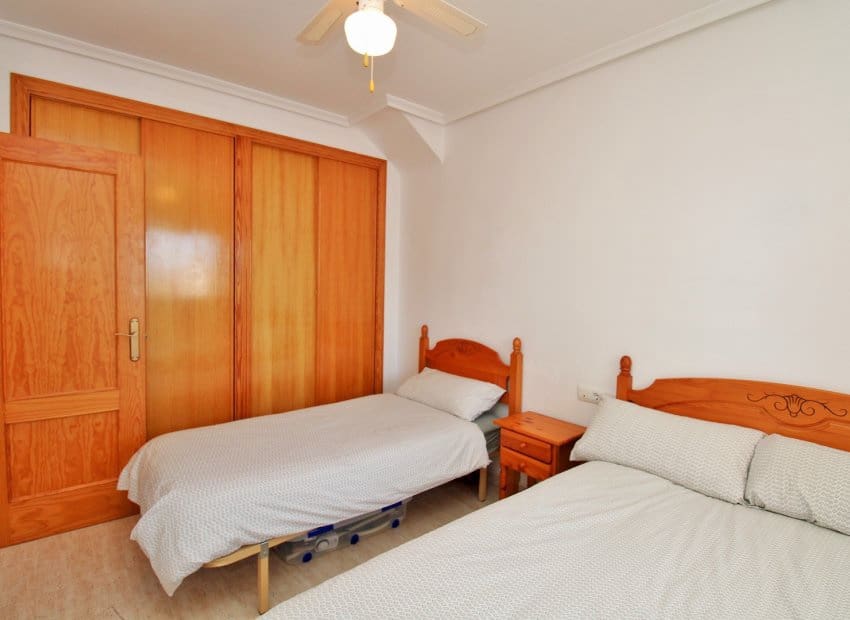 2 slaapkamer Appartement te koop in Playa Flamenca met zwembad - € 199.995 (Ref: 9800259)