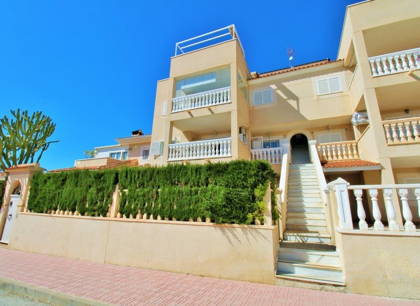 2 slaapkamer Appartement te koop in Playa Flamenca met zwembad - € 199.995 (Ref: 9800259)