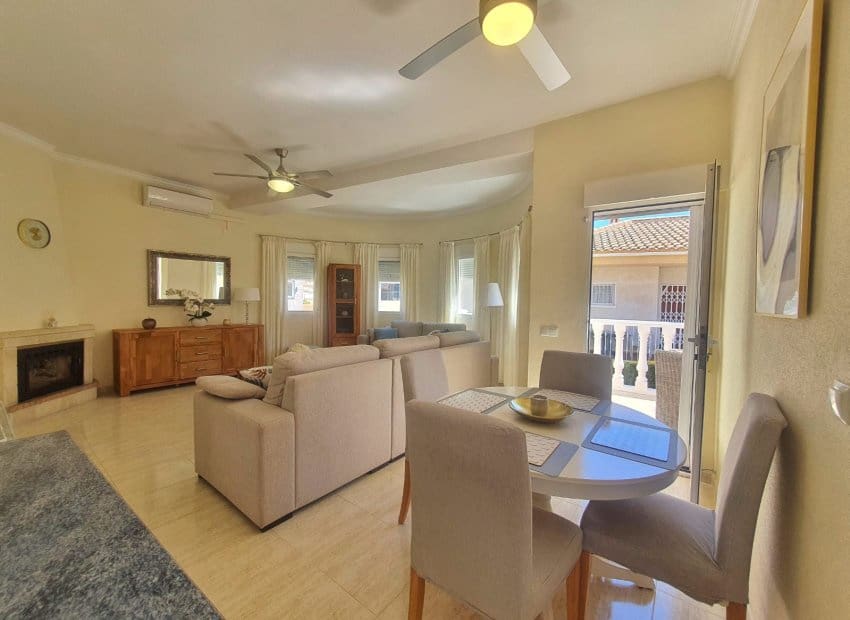 Chalet en Villamartin en venta con piscina garaje - 499.950 € (Ref: 9804735)