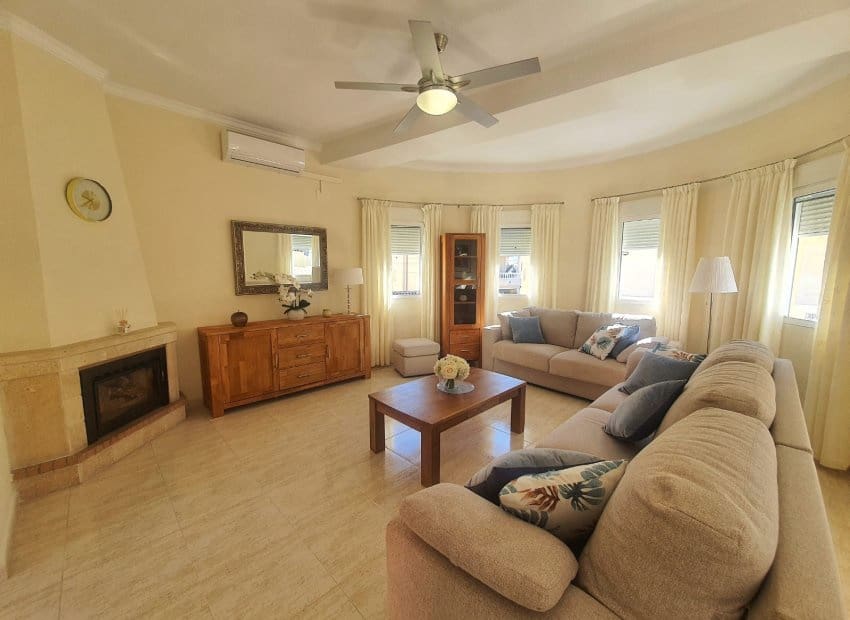 Chalet en Villamartin en venta con piscina garaje - 499.950 € (Ref: 9804735)