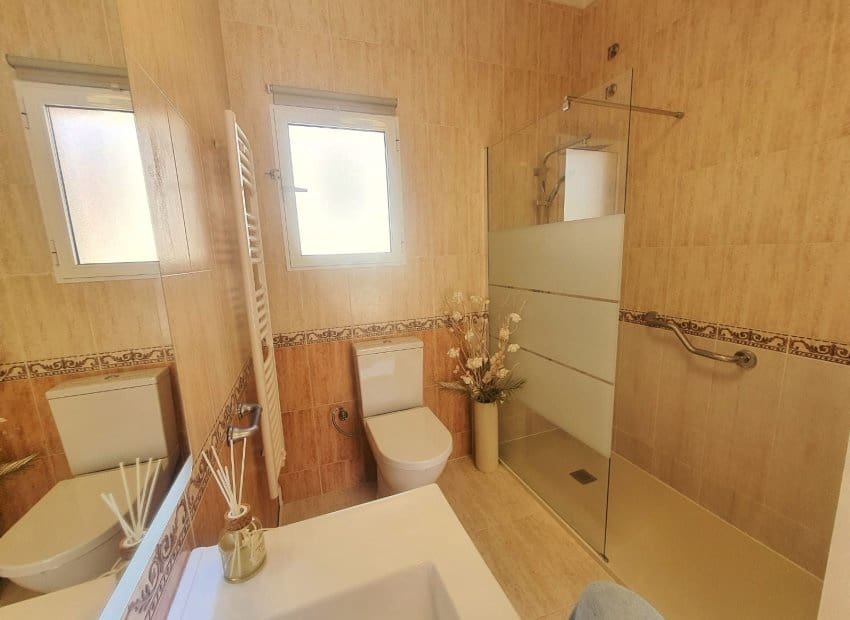 Chalet en Villamartin en venta con piscina garaje - 499.950 € (Ref: 9804735)