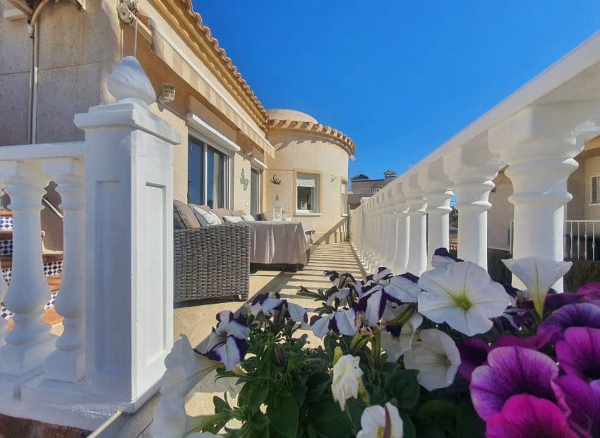 Chalet en Villamartin en venta con piscina garaje - 499.950 € (Ref: 9804735)