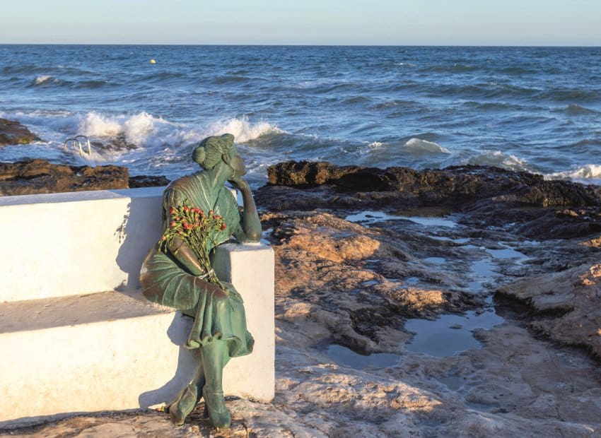 Apartamento de 2 habitaciones en Torrevieja en venta con piscina garaje - 259.000 € (Ref: 9808309)