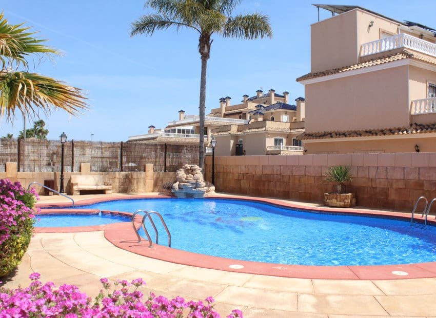 Chalet de 3 habitaciones en Los Dolses en venta con piscina garaje - 285.000 € (Ref: 9808310)