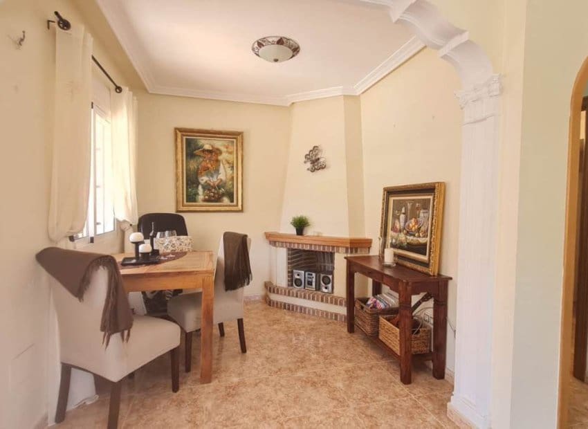 3 bedroom Villa for sale in Villamartin with pool garage - € 255,000 (Ref: 9808310)