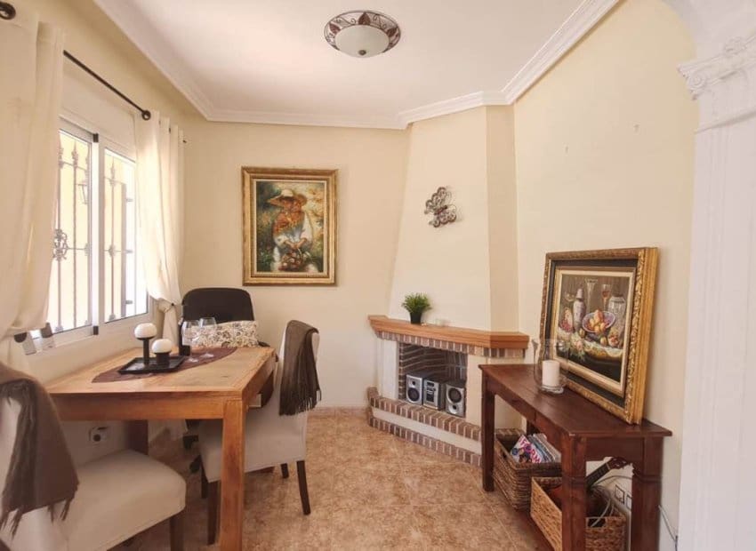 3 bedroom Villa for sale in Villamartin with pool garage - € 255,000 (Ref: 9808310)