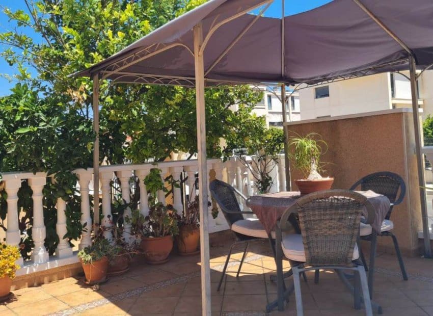3 bedroom Villa for sale in Villamartin with pool garage - € 255,000 (Ref: 9808310)