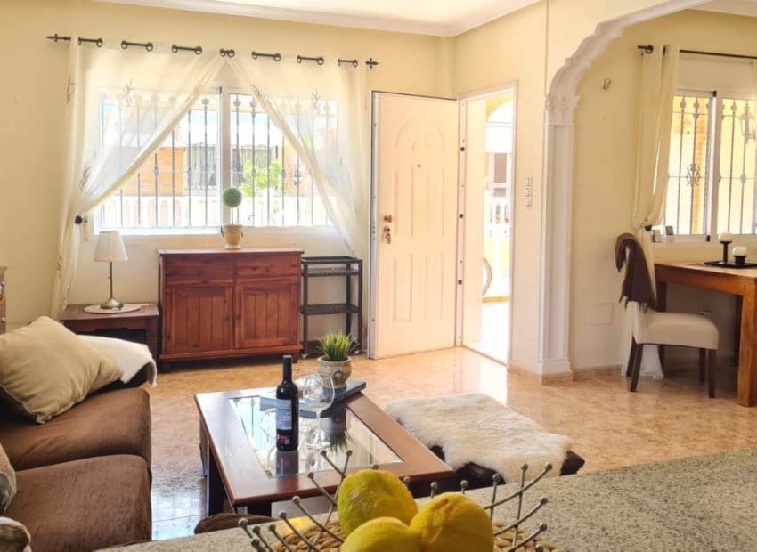 3 bedroom Villa for sale in Villamartin with pool garage - € 255,000 (Ref: 9808310)
