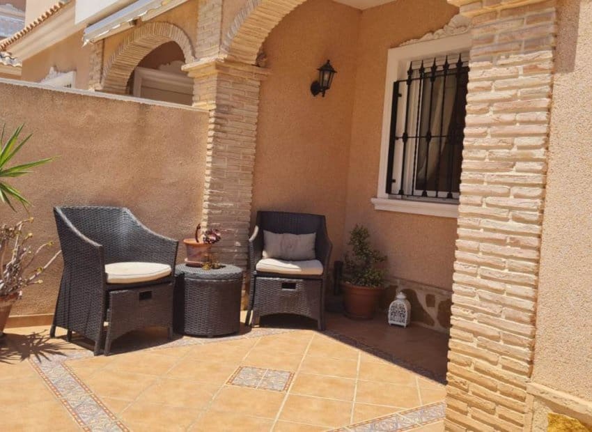 3 bedroom Villa for sale in Villamartin with pool garage - € 255,000 (Ref: 9808310)