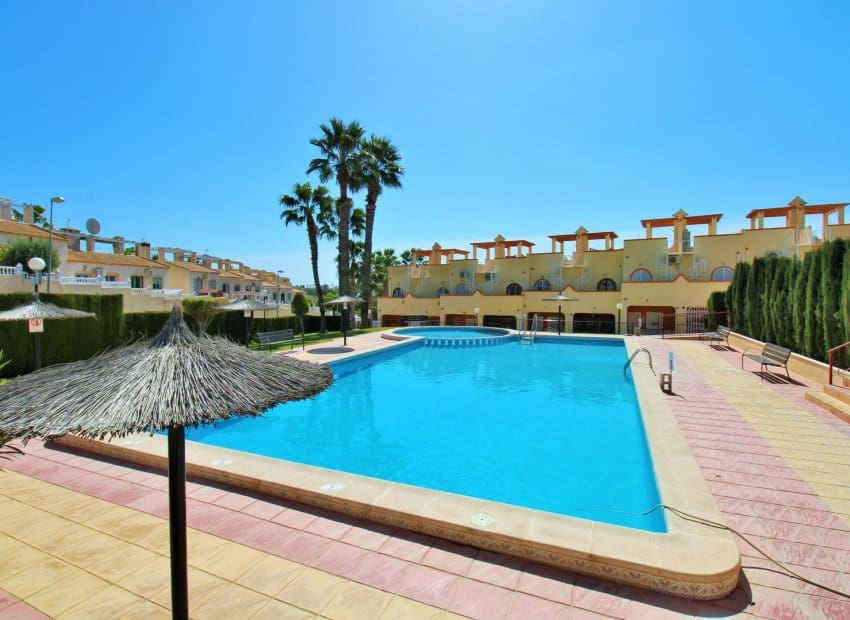 2 bedroom Apartment for sale in Villamartin with pool garage - € 144,000 (Ref: 9813907)