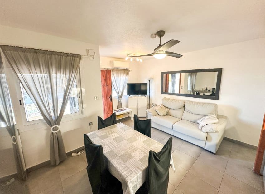 1 sovrum Lägenhet till salu i Villamartin med pool - 115 000 € (Ref: 9813908)