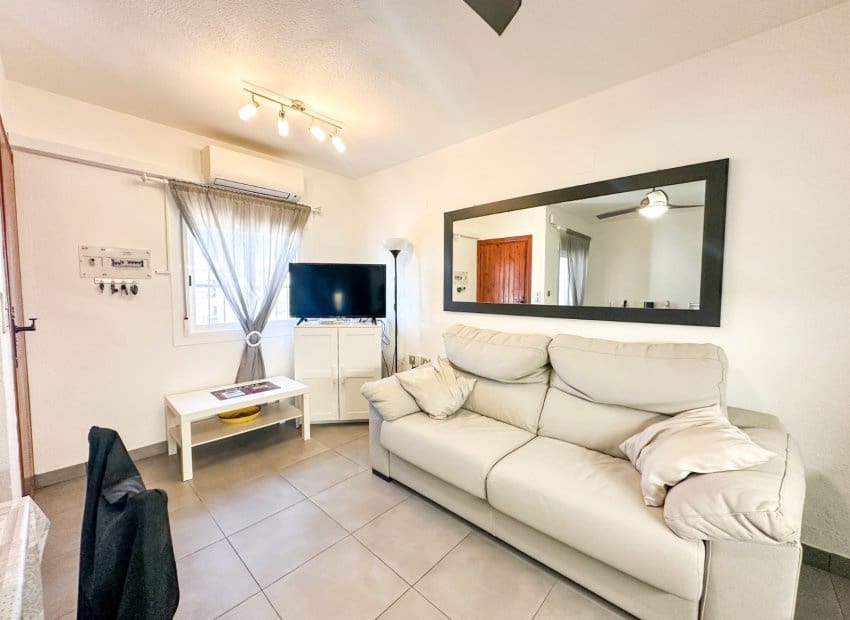 1 sovrum Lägenhet till salu i Villamartin med pool - 115 000 € (Ref: 9813908)