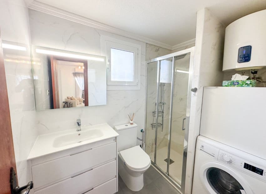 1 sovrum Lägenhet till salu i Villamartin med pool - 115 000 € (Ref: 9813908)