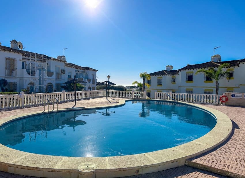1 sovrum Lägenhet till salu i Villamartin med pool - 115 000 € (Ref: 9813908)