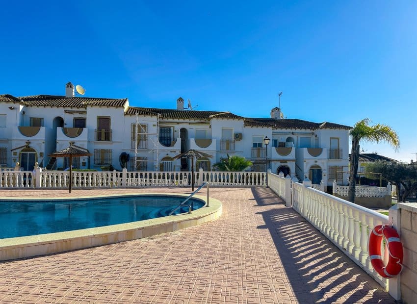 1 sovrum Lägenhet till salu i Villamartin med pool - 115 000 € (Ref: 9813908)