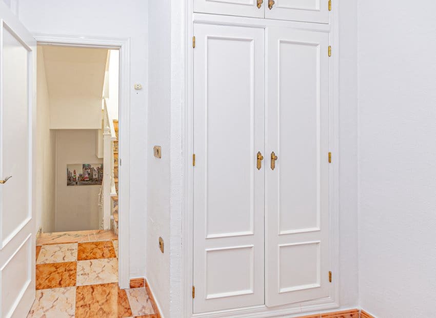 3 slaapkamer Rijtjeshuis te koop in Playa Flamenca met zwembad garage - € 224.500 (Ref: 9813910)
