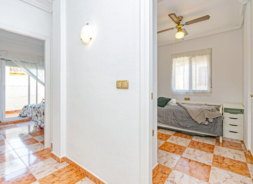 3 slaapkamer Rijtjeshuis te koop in Playa Flamenca met zwembad garage - € 224.500 (Ref: 9813910)