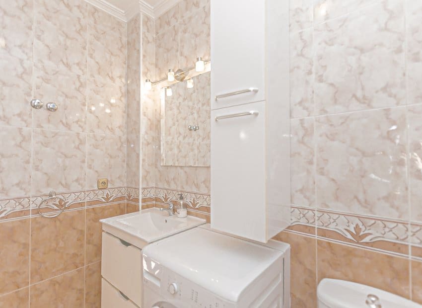 3 slaapkamer Rijtjeshuis te koop in Playa Flamenca met zwembad garage - € 224.500 (Ref: 9813910)