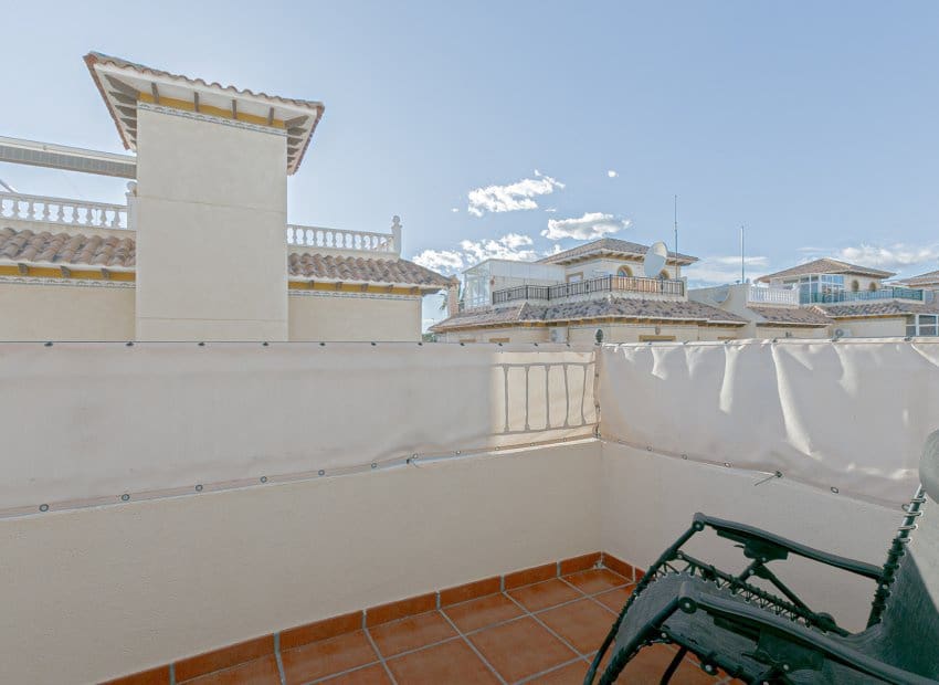 3 slaapkamer Rijtjeshuis te koop in Playa Flamenca met zwembad garage - € 224.500 (Ref: 9813910)