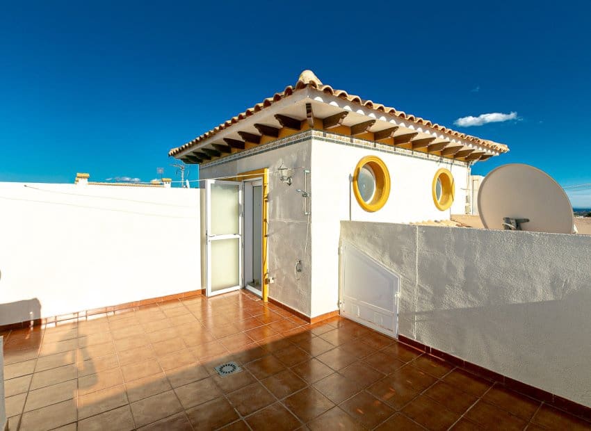 3 slaapkamer Rijtjeshuis te koop in Playa Flamenca met zwembad garage - € 224.500 (Ref: 9813910)
