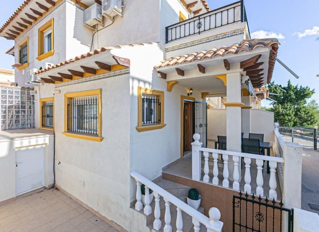 3 slaapkamer Rijtjeshuis te koop in Playa Flamenca, Orihuela met zwembad garage - € 224.500 (Ref: 9813910)