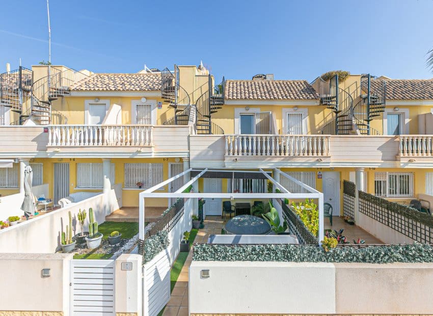 2 chambre Maison de Ville à vendre à Orihuela Costa avec piscine garage - 219 000 € (Ref: 9826069)
