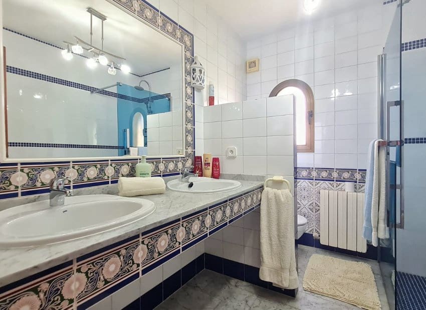 3 soveværelse Villa til salg i Villamartin med swimmingpool garage - € 395.000 (Ref: 9826070)